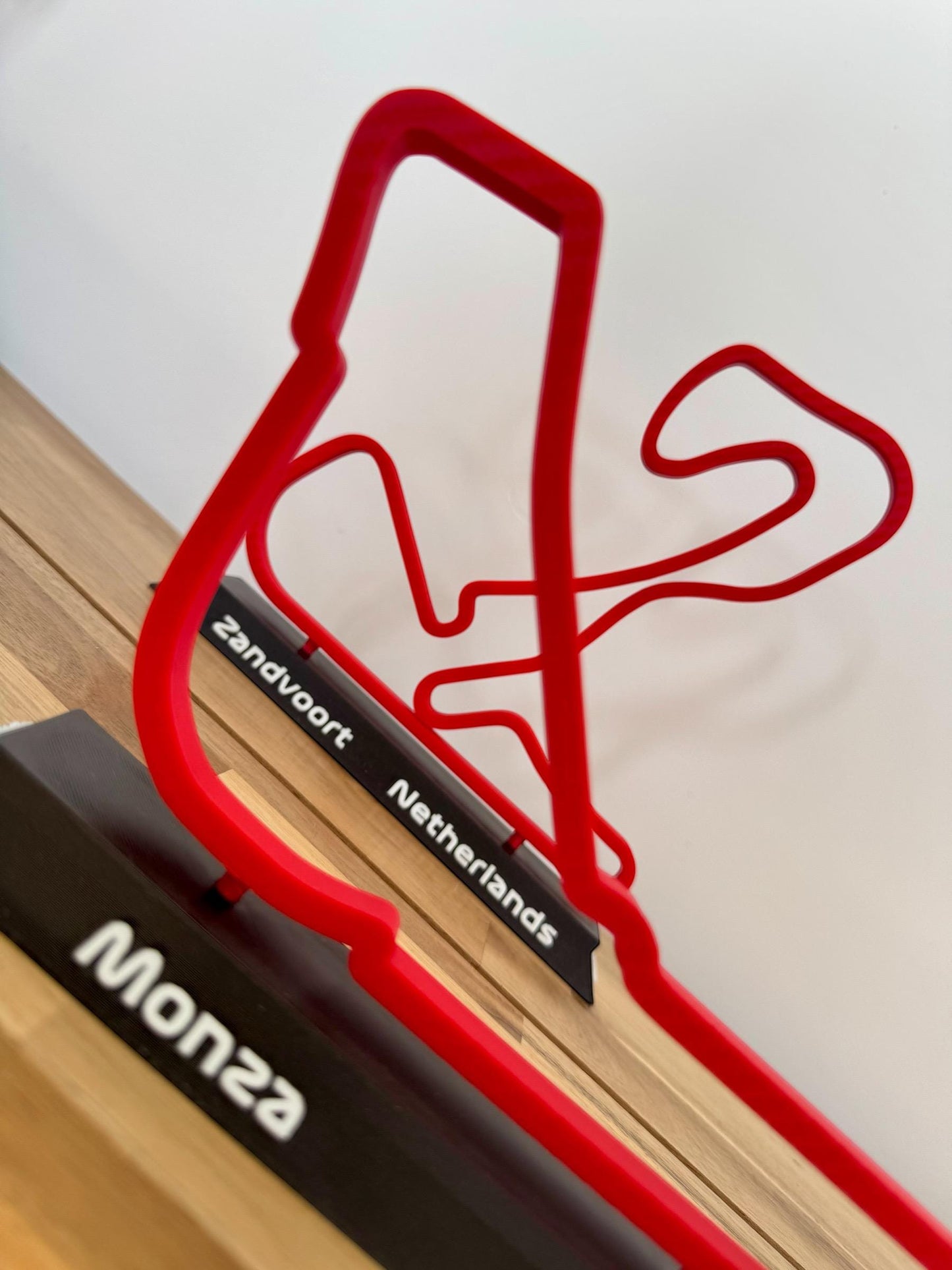 Racecircuit sculptuur op voet – 3D-geprint circuitmodel