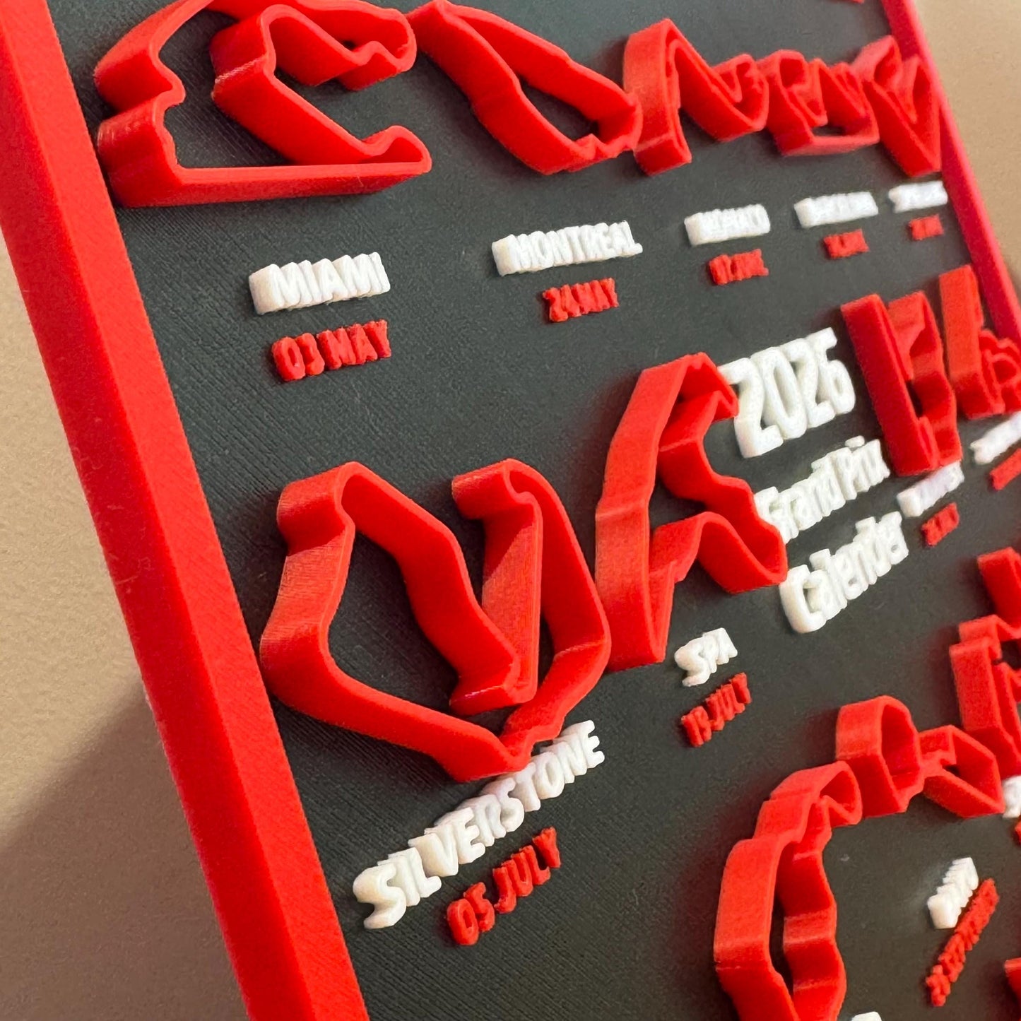 Formule 1 kalender 2026 – 3D-geprinte circuitkalender